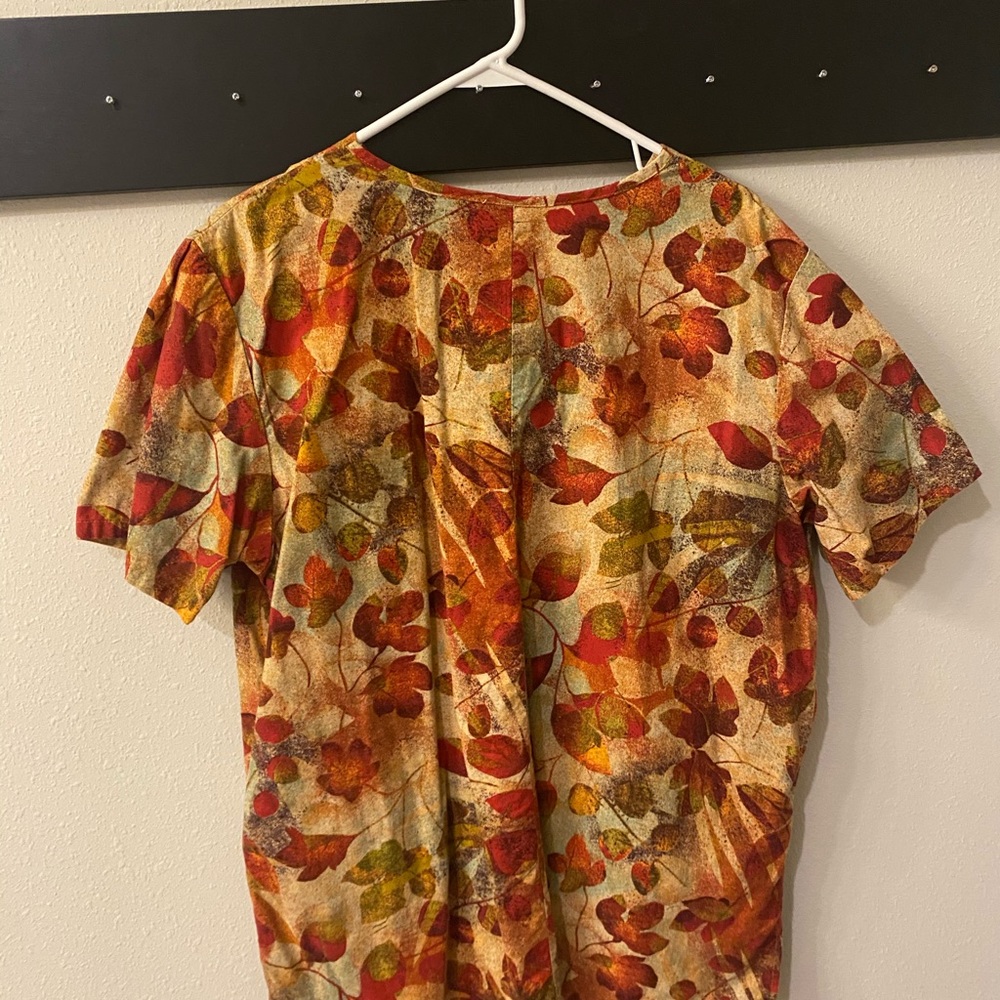 Cherokee scrub top - Picture 2 of 2